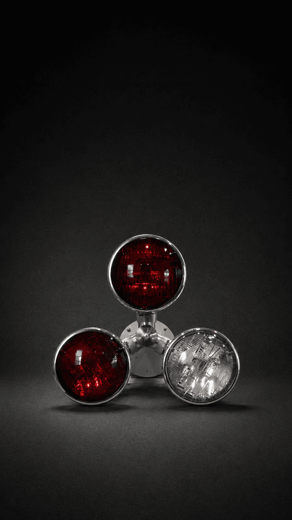 Roto-Ray warning light fitted with PAR-46 LED lights